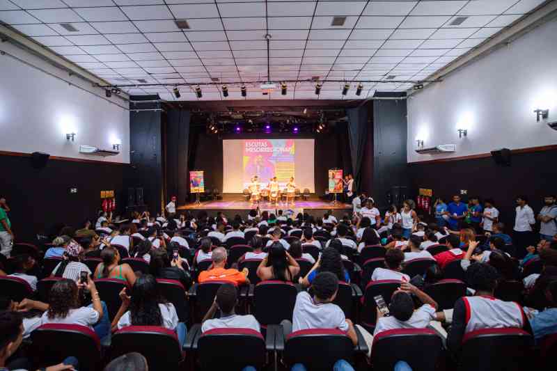 Jovens de Lauro de Freitas participam da 21º Escuta Social para o Plano Estadual de Juventude