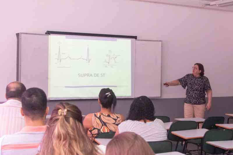 Saúde de Lauro de Freitas promove curso de qualificação 'Protocolo IAM' para profissionais da área e alunos da Unime