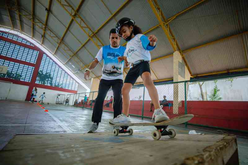 Projeto Skate em Ação atende mais de 280 crianças e jovens da rede municipal