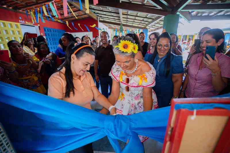 Prefeita Débora participa de festa junina em creche e inaugura nova sala de aprendizado