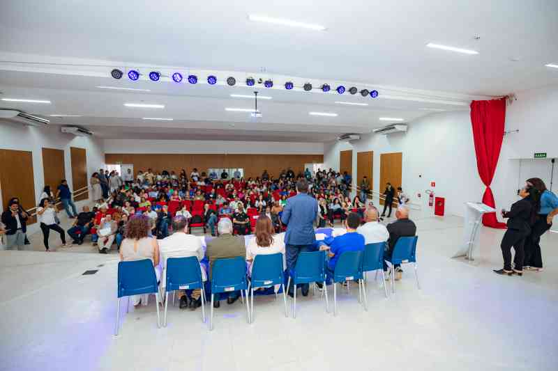 Casa cheia marca a abertura da 7ª Conferência Municipal da Cidade em Lauro de Freitas