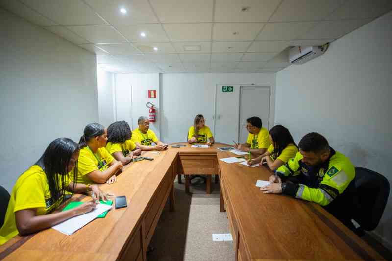 Ações educativas do Maio Amarelo visam um trânsito mais seguro em Lauro de Freitas   