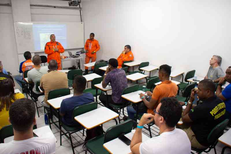 Curso prepara profissionais para emergências em espaços públicos