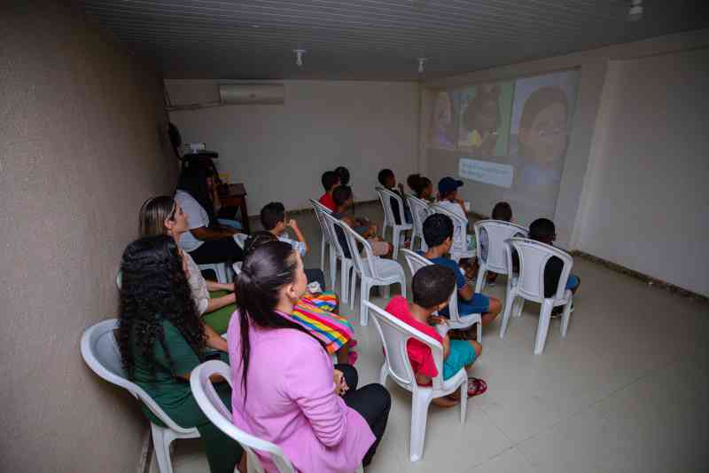 Prefeitura promove Cine CAPS com sessão de cinema e roda de conversa para mães
