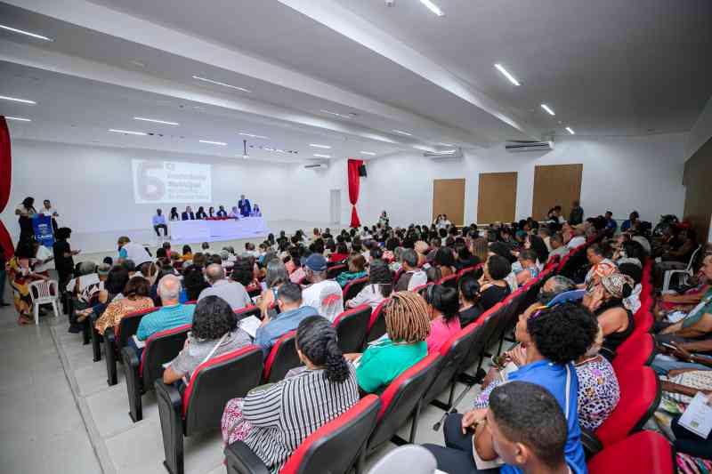 Público da 6ª Conferência Municipal dos Direitos da Pessoa Idosa lota auditório do CEEPTIC