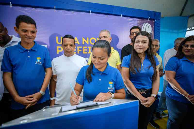 Avenida Doutor Gerino de Souza Filho começa a receber Banho de Luz, após ordem de serviço