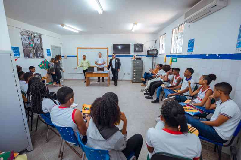 Combate ao tráfico humano é tema de atividade em escola municipal de Lauro de Freitas