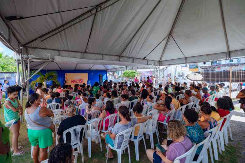 Mulheres recebem serviços de saúde, cidadania e bem-estar durante ação Viva Mulher