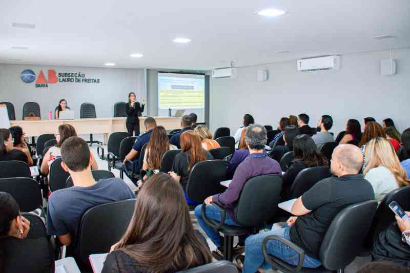 Escola de Governo de Lauro de Freitas promove capacitação sobre nova lei de licitações e contratos