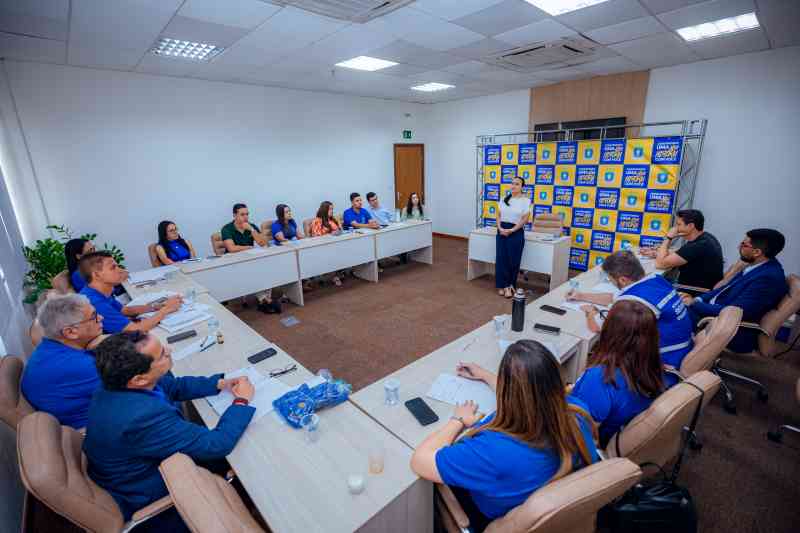 Prefeita Débora Régis e secretariado avaliam 50 dias de gestão, durante encontro