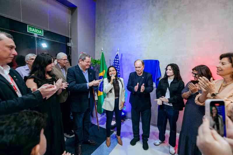 Prefeita Débora participa da inauguração da ACBEU, em Lauro de Freitas