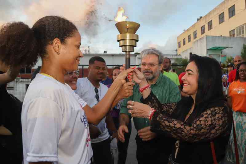 Independência da Bahia: Fogo Simbólico do 2 de Julho chega em Lauro de Freitas
