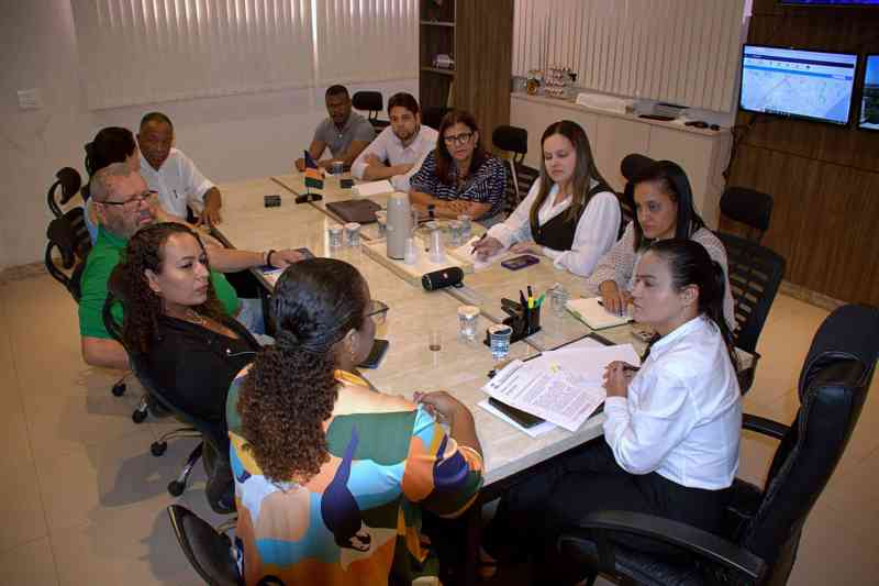 Prefeita Débora Regis se reúne com representantes da Accabem para fortalecer apoio à instituição