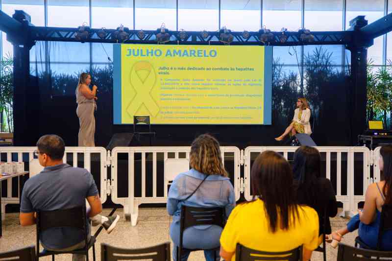 Prefeitura realiza ações de prevenção e diagnóstico das hepatites virais no Parque Shopping Bahia