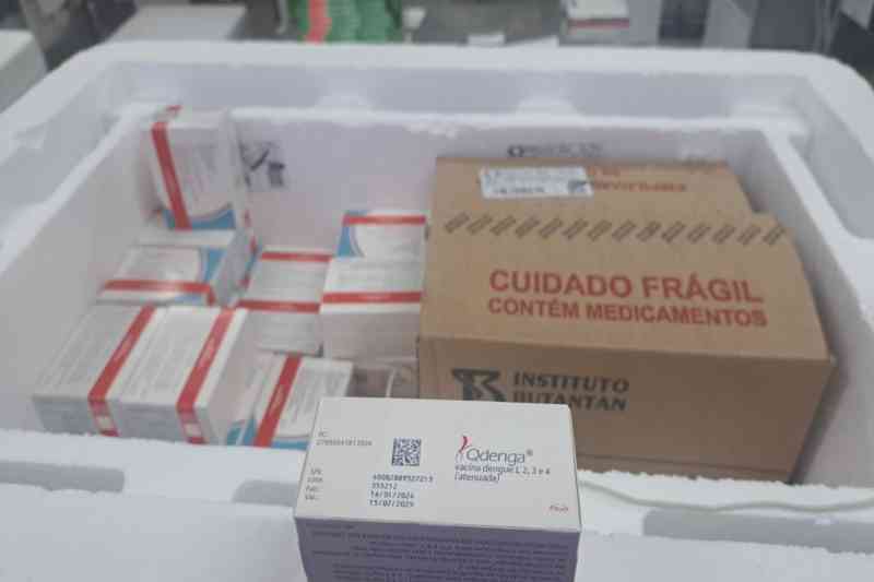 Lauro de Freitas recebe novo lote de vacina contra a dengue; imunização será retomada nesta segunda-feira (06)