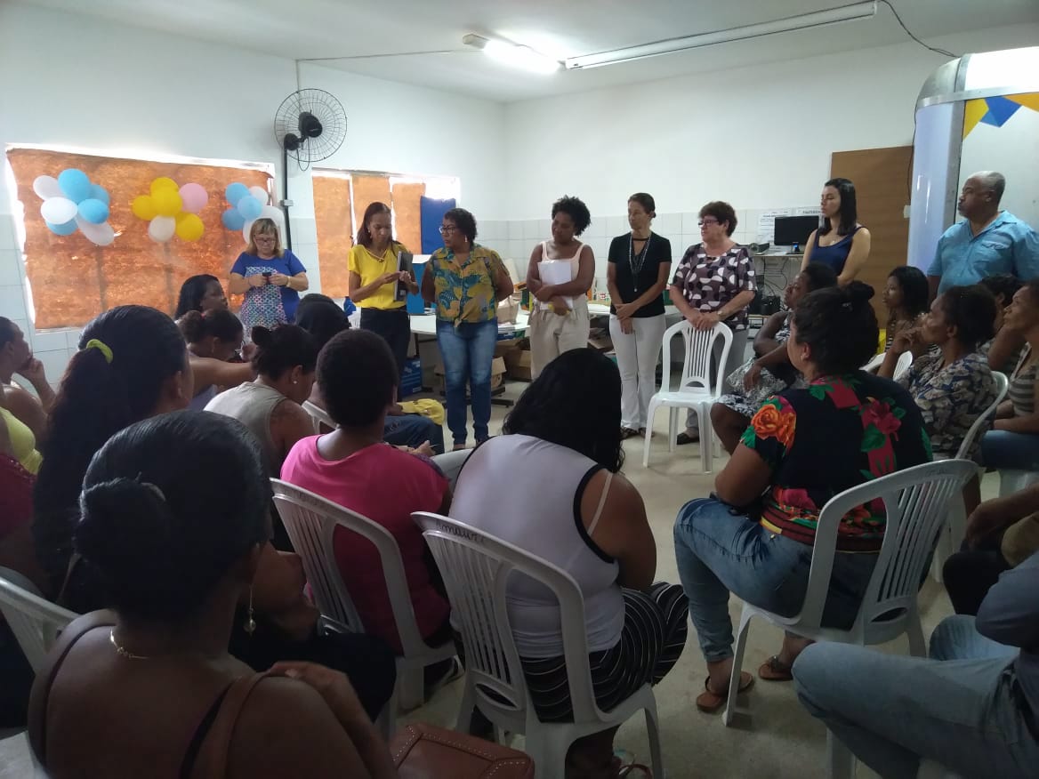 Pais e educadores da Amauri Montalvo discutem com secretria melhorias no processo educativo