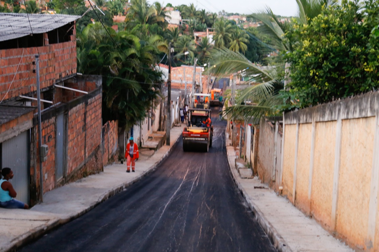Obras de drenagem e pavimentao transformam ruas da Vila Pedrita, na Itinga