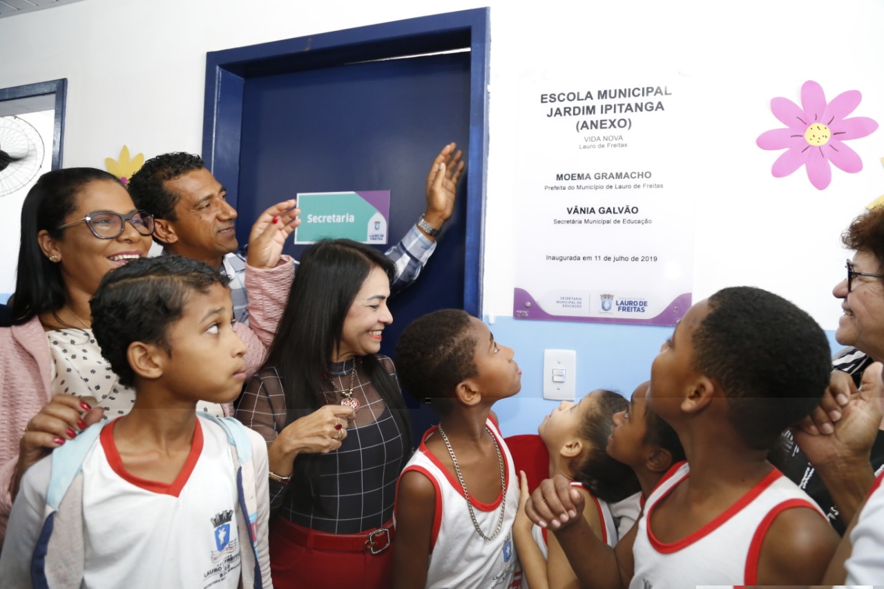 Alegria e gratido marcam entrega do anexo da Escola Municipal Jardim Ipitanga