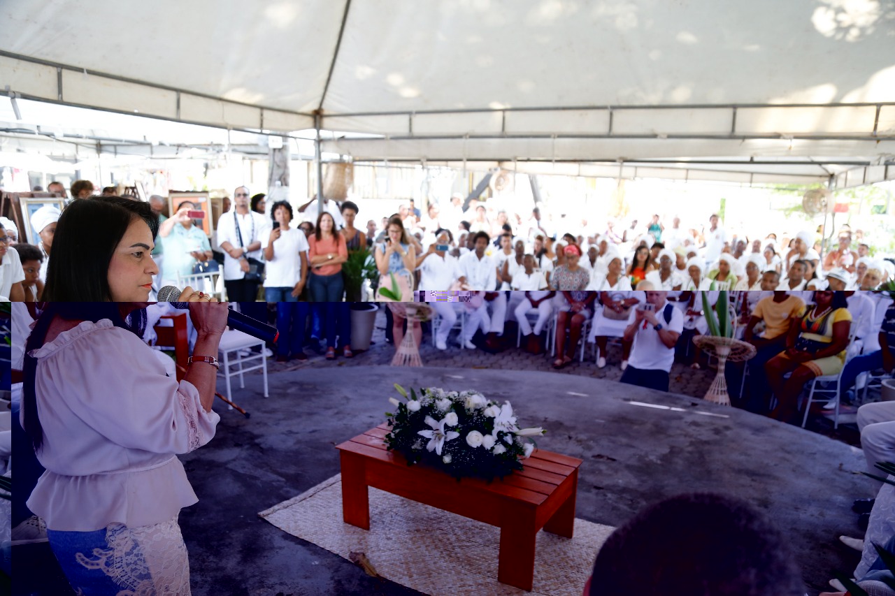 Sacerdotes de religio de matriz africana de Lauro de Freitas so homenageados