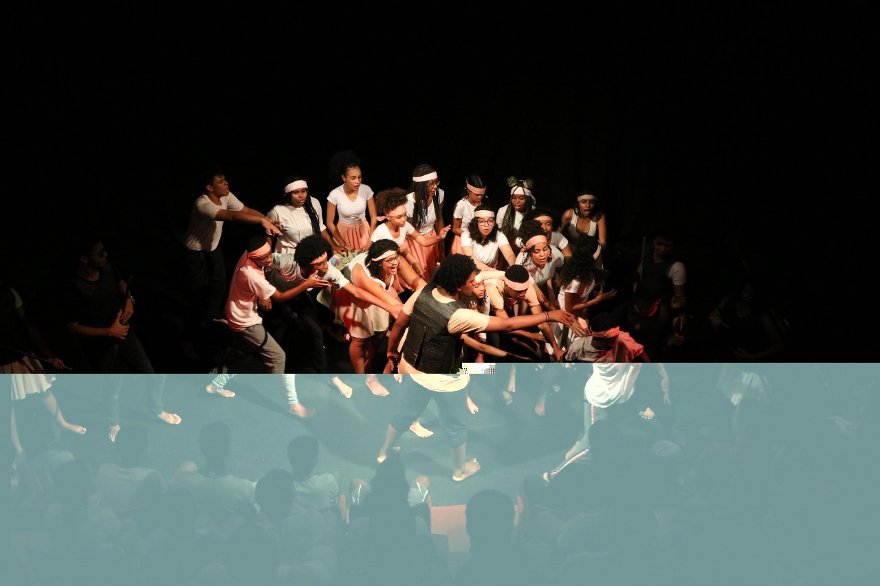 Grupo de Teatro do Cras Itinga I mostra universo da adolescncia