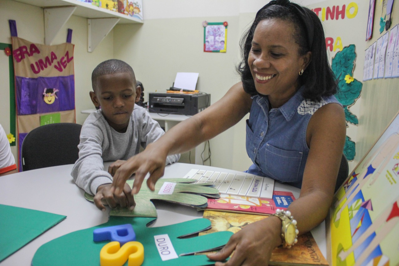 Educao entrega sala de recursos multifuncionais na Escola Jardim Ipitanga