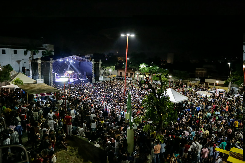 Comemorao pelo Dia Municipal do Evanglico lotou Praa da Matriz no fim de semana