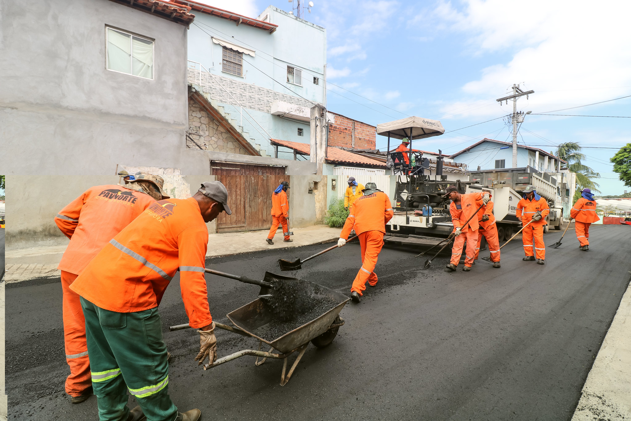 Prefeitura pavimenta ruas no Loteamento Santa Brbara, em Itinga