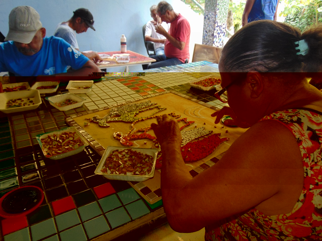 Oficinas Teraputicas com mosaico do CAPS devolvem sade e autoestima a pacientes