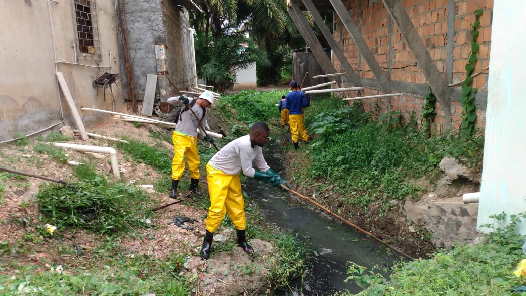 Equipes da SESP intensificam limpeza de crregos e rios em todo o municpio