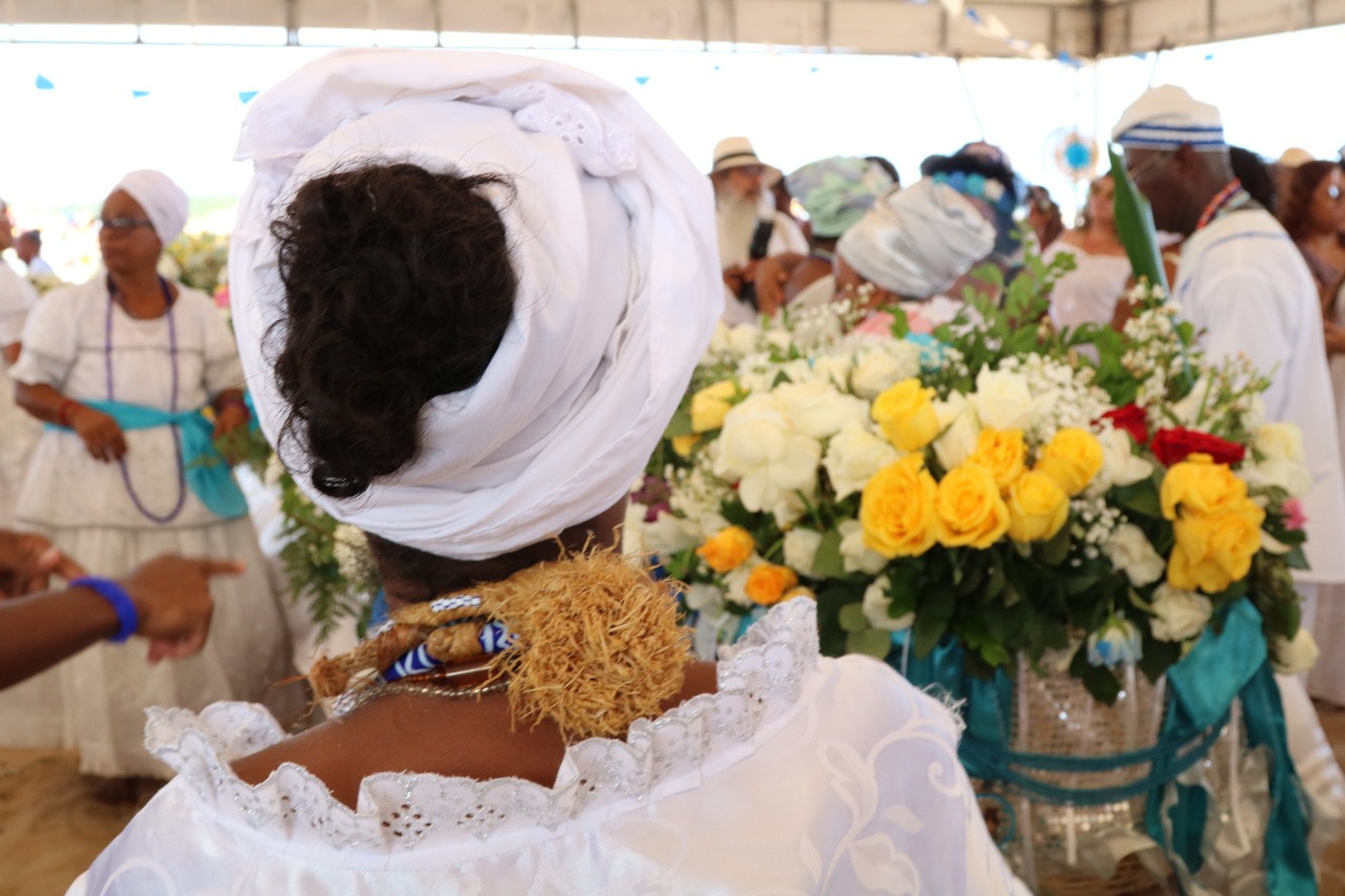 Povo de santo rende homenagens a Iemanj no dia 2 de fevereiro em Buraquinho