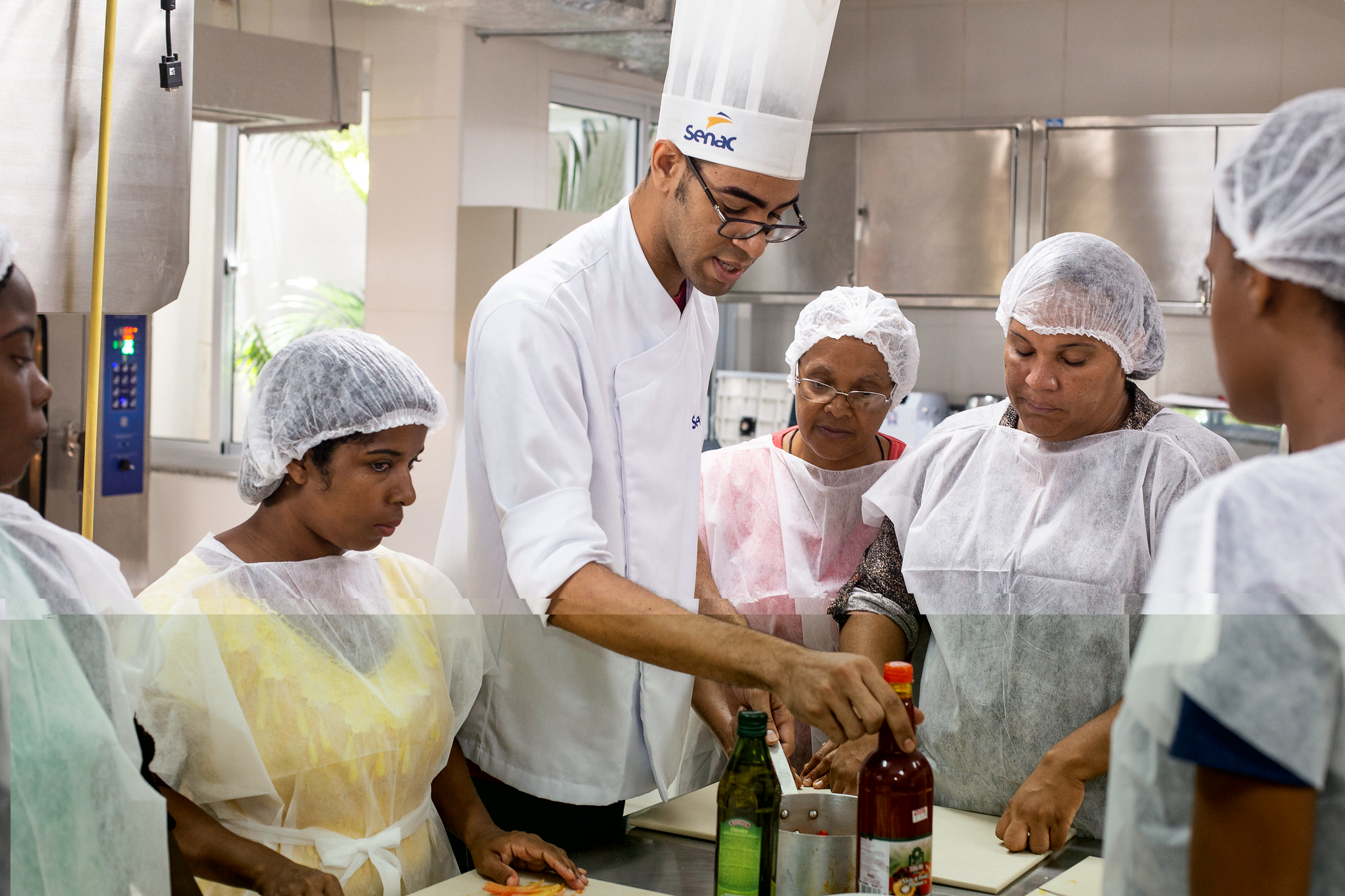 Curso ensina preparo de acaraj e abar para beneficirias do Programa Bolsa Famlia