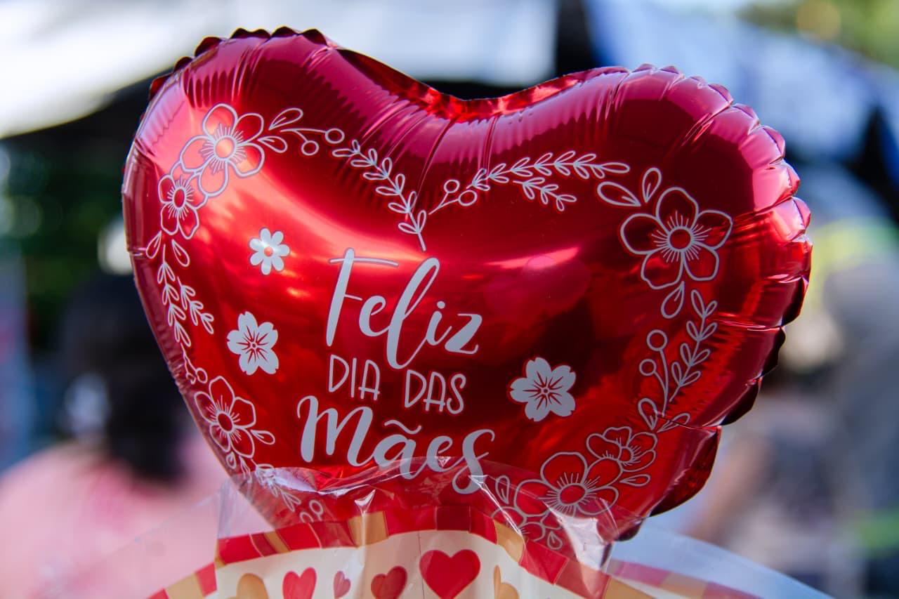 SEMDET_cobertura%20feira%20economia%20solid%C3%A1ria%20dia%20das%20maes_foto%20Viviane%20Moreira_8.5%20%283%29 Feira de Economia Solidária celebra Dia das Mães com cultura, música e empreendedorismo em Lauro de Freitas