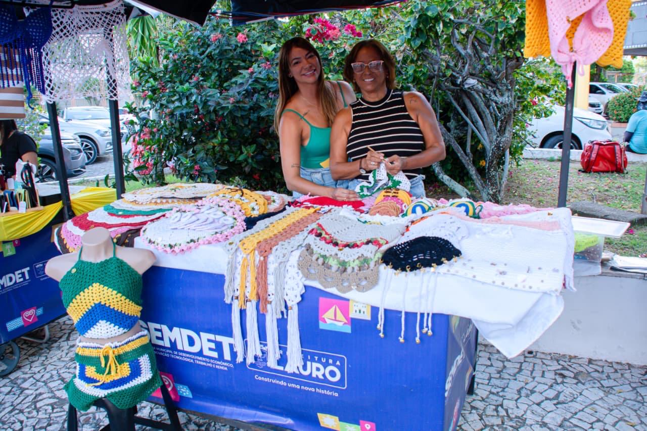 SEMDET_cobertura%20feira%20economia%20solid%C3%A1ria%20dia%20das%20maes_foto%20Viviane%20Moreira_8.5%20%287%29 Feira de Economia Solidária celebra Dia das Mães com cultura, música e empreendedorismo em Lauro de Freitas