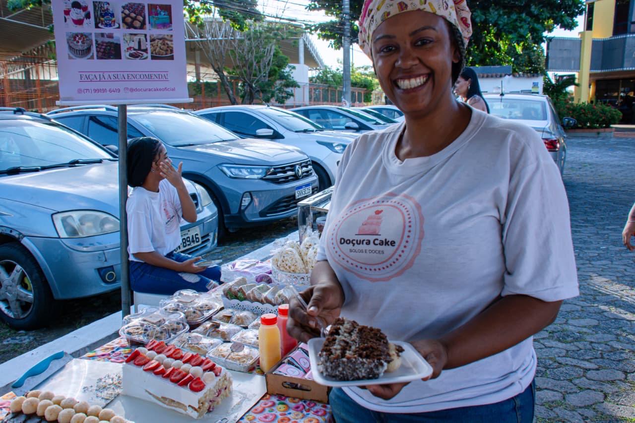 SEMDET_cobertura%20feira%20economia%20solid%C3%A1ria%20dia%20das%20maes_foto%20Viviane%20Moreira_8.5%20%288%29 Feira de Economia Solidária celebra Dia das Mães com cultura, música e empreendedorismo em Lauro de Freitas