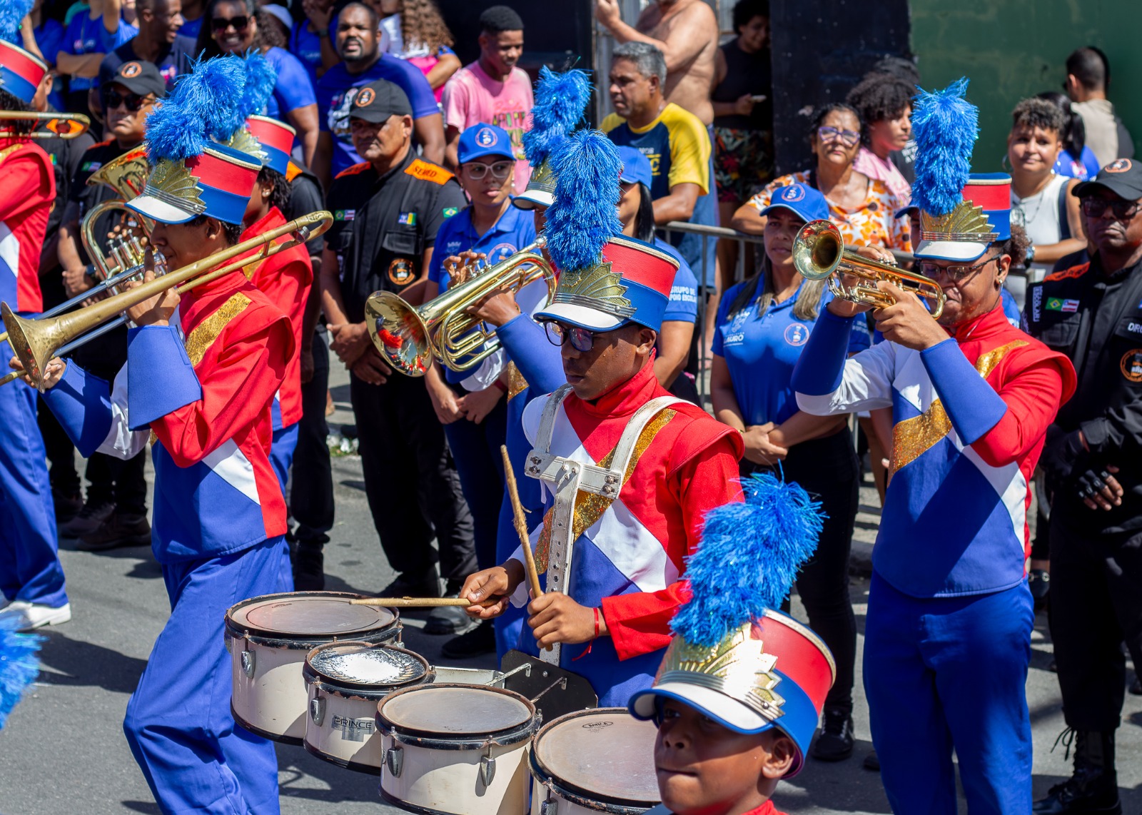 25/7/2026 - Educação e cidadania marcam participação da rede municipal no desfile pelos 64 anos de Lauro de Freitas