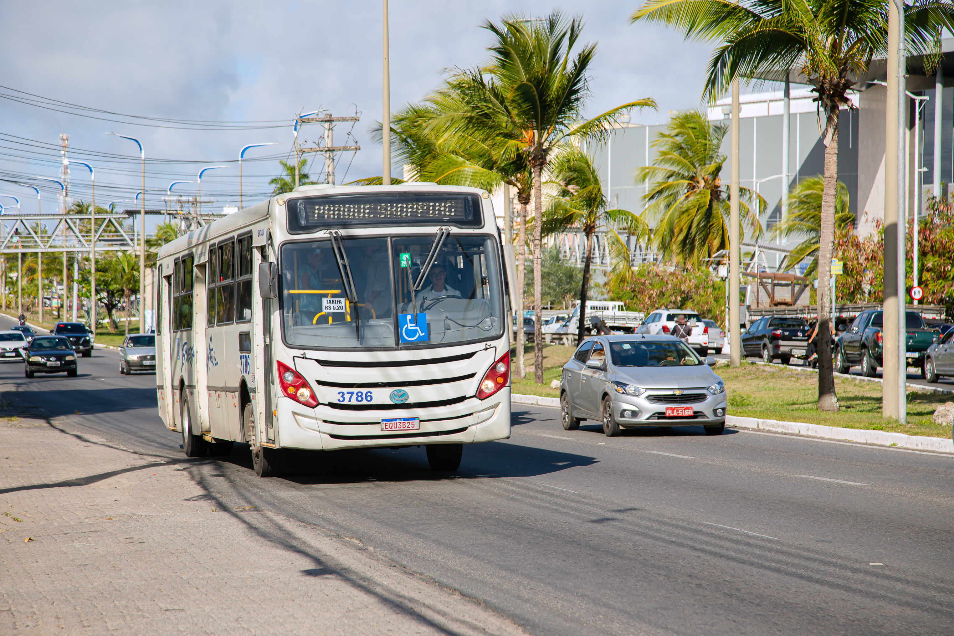5/8/2026 - Prefeitura de Lauro de Freitas garante desembarque de mulheres fora dos pontos de ônibus entre 21h e 5h
