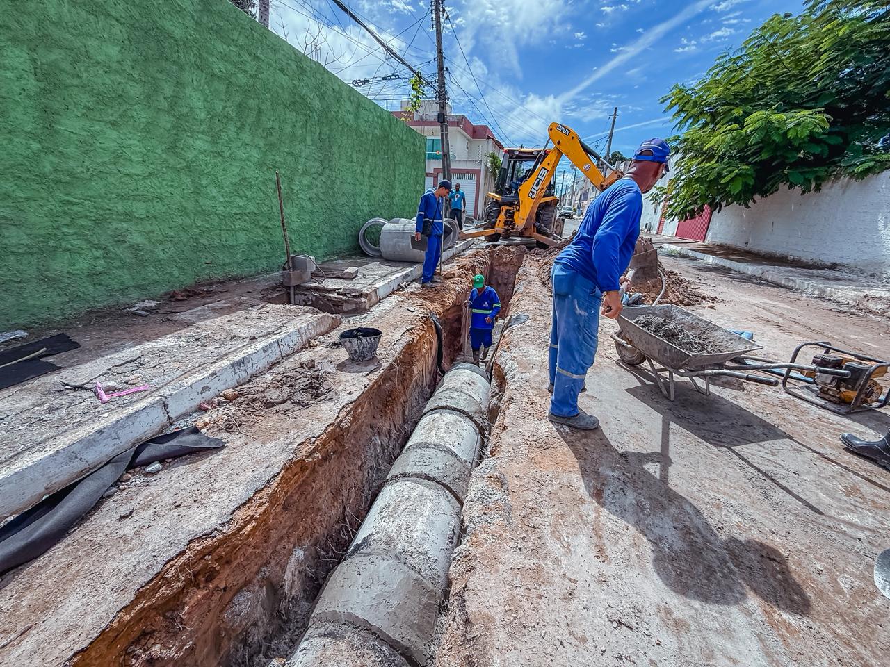 Prefeitura dá início à obra de microdrenagem no bairro de Pitangueiras
