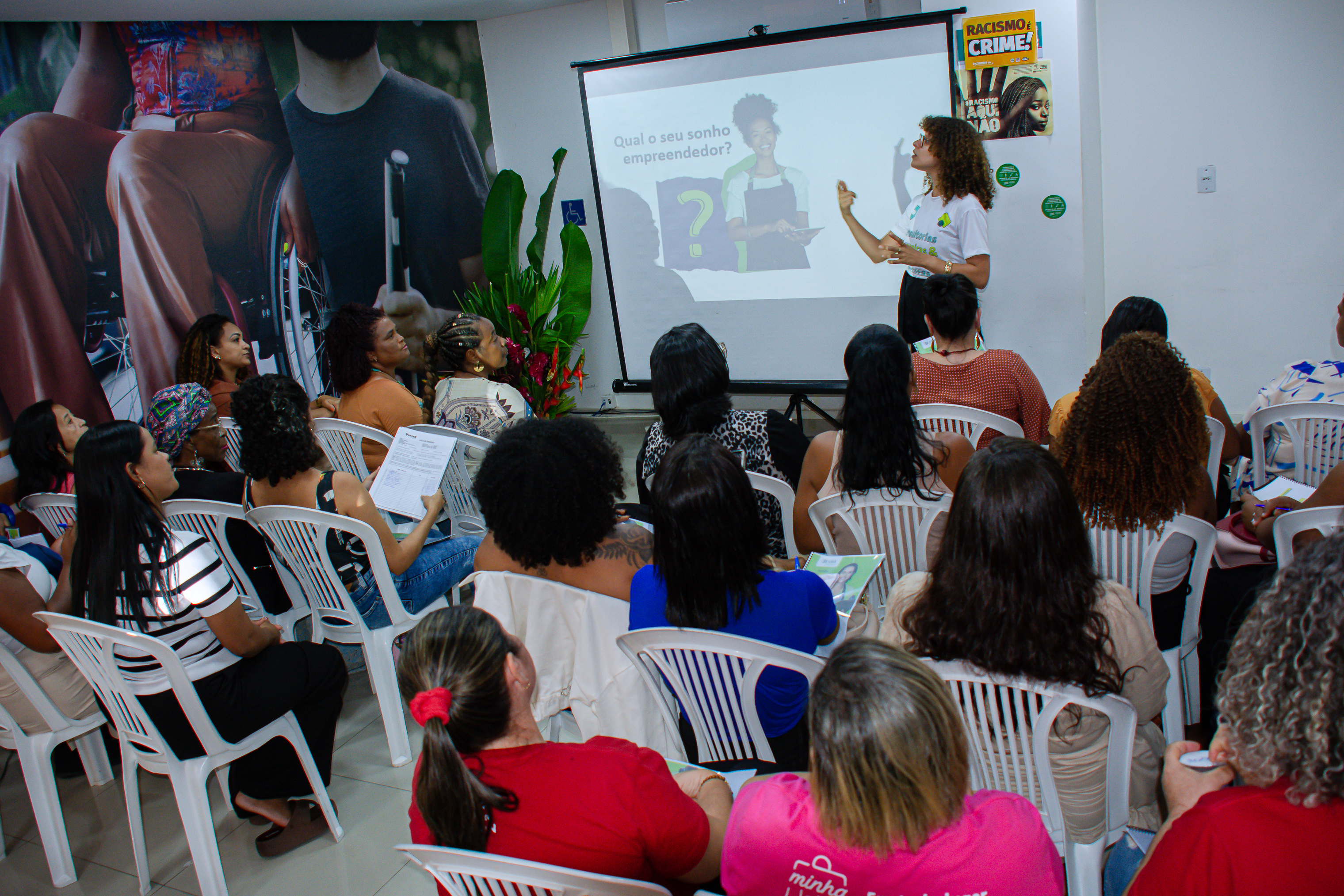 Palestra fortalece empreendedorismo feminino com foco em finanças