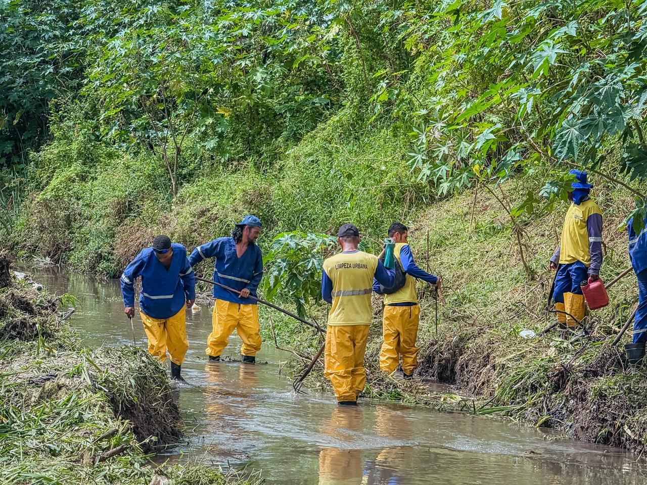 Prefeitura intensifica manutenção preventiva para reduzir impactos das chuvas em Lauro de Freitas
