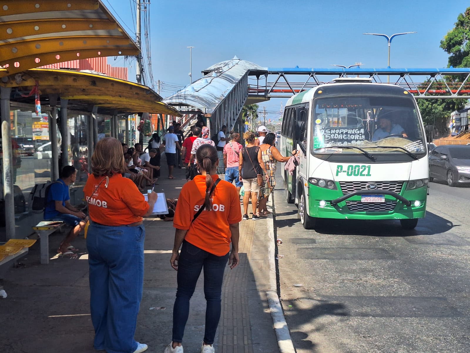 Lauro de Freitas garante transporte público gratuito durante todo o domingo e acompanha operação dos ônibus