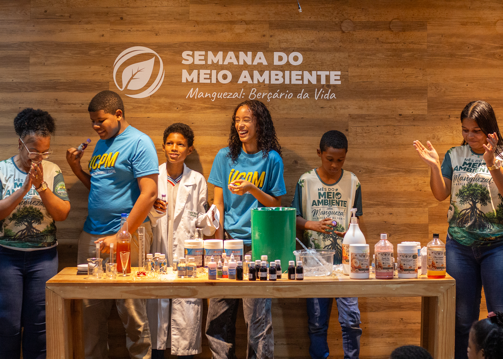 Estudantes da rede municipal de Lauro de Freitas participam de oficina de biocosméticos à base de mel