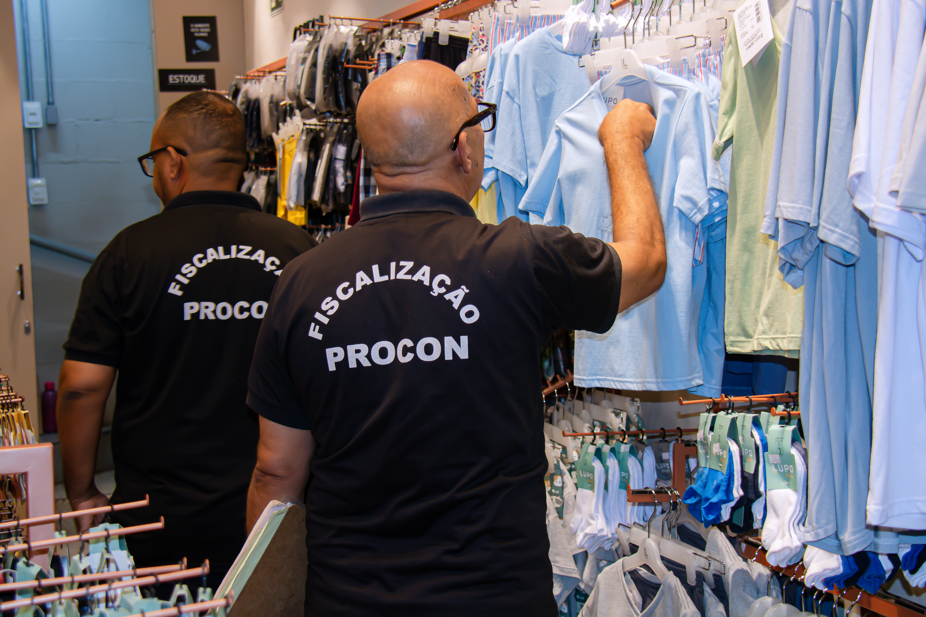 Procon intensifica fiscalização nas lojas comerciais durante Operação Dia dos Namorados