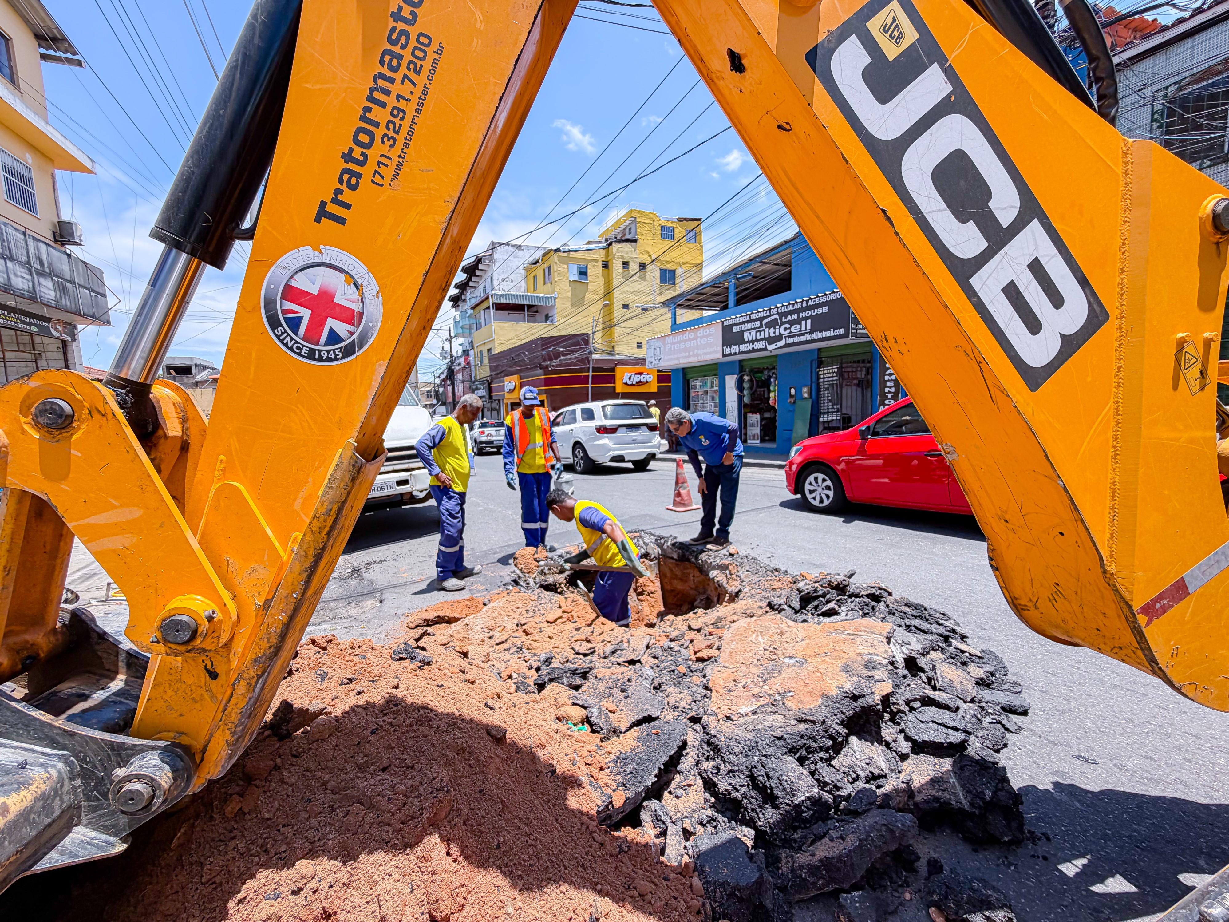 20/10/2026 - Prefeitura de Lauro de Freitas realiza manutenção da rede de drenagem em Vila Praiana, nesta terça-feira (20)