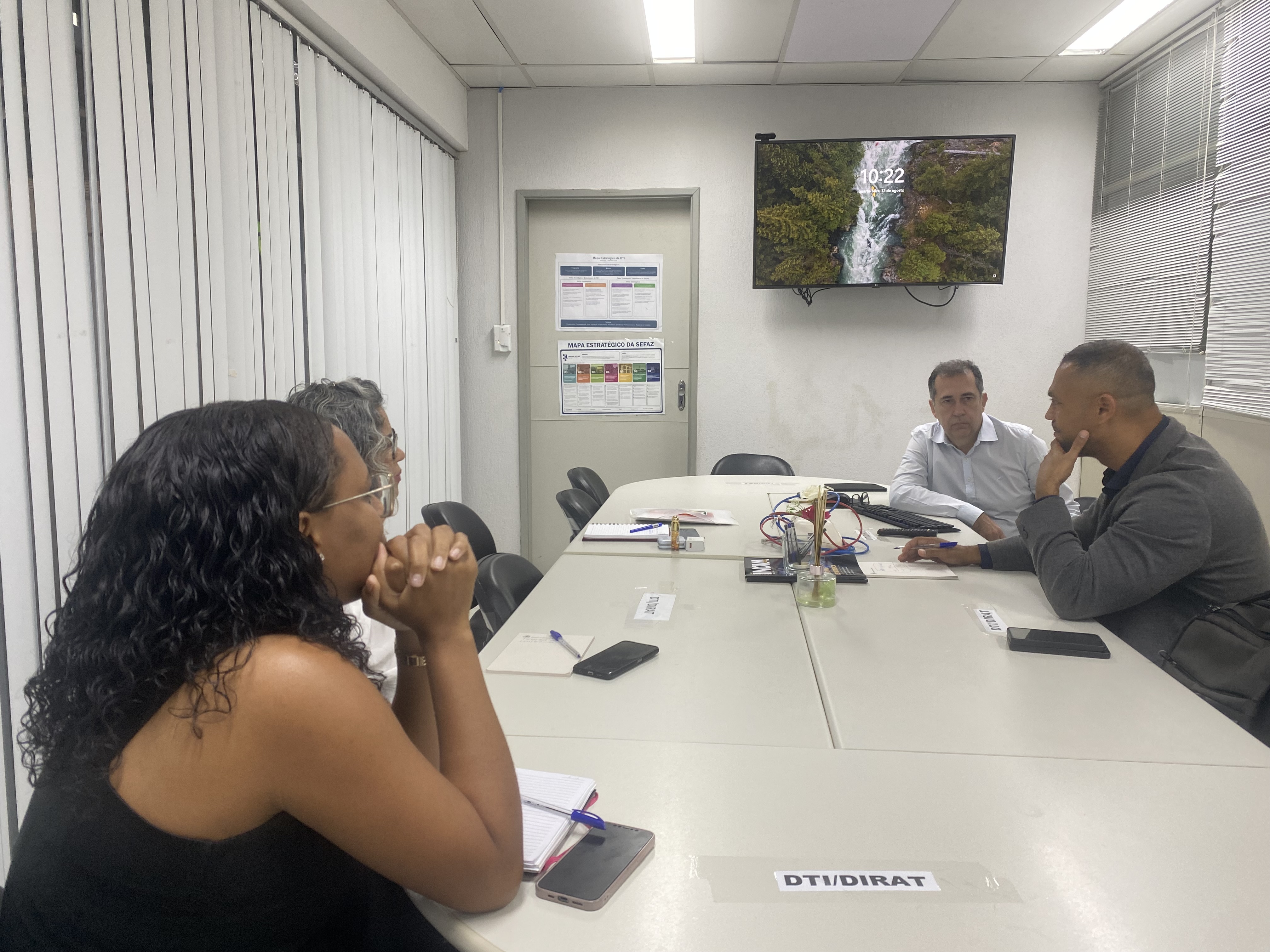 12/8/2026 - Recadastramento de táxis avança com integração de informações entre Prefeitura de Lauro de Freitas e SEFAZ 