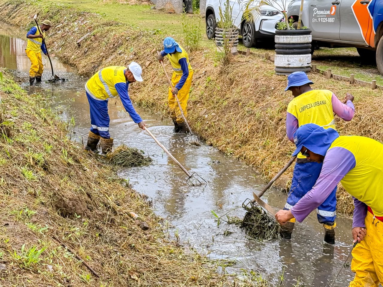 17/8/2026 - Ações de drenagem e limpeza de canais avançam em Lauro de Freitas