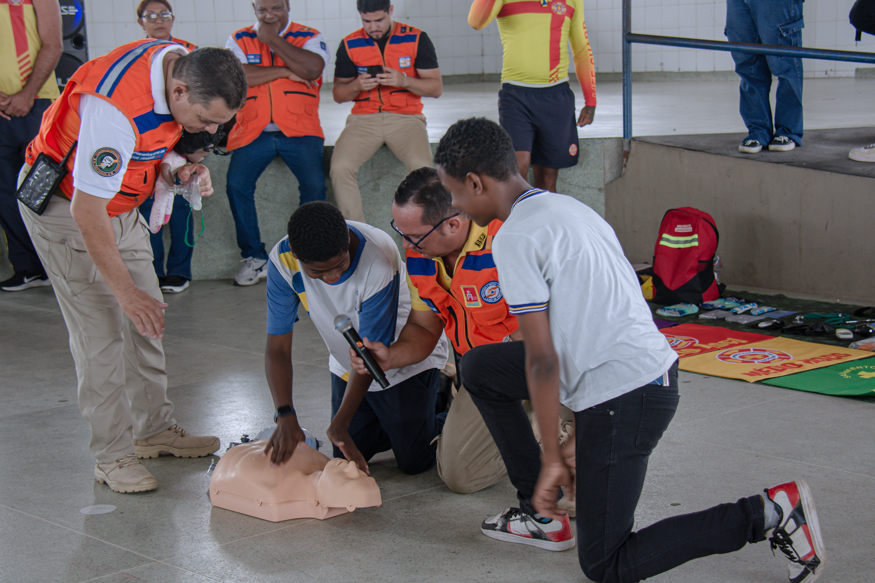 27/10/2026 - Simulado de primeiros socorros e evacuação prepara alunos para emergências no Colégio Dois de Julho