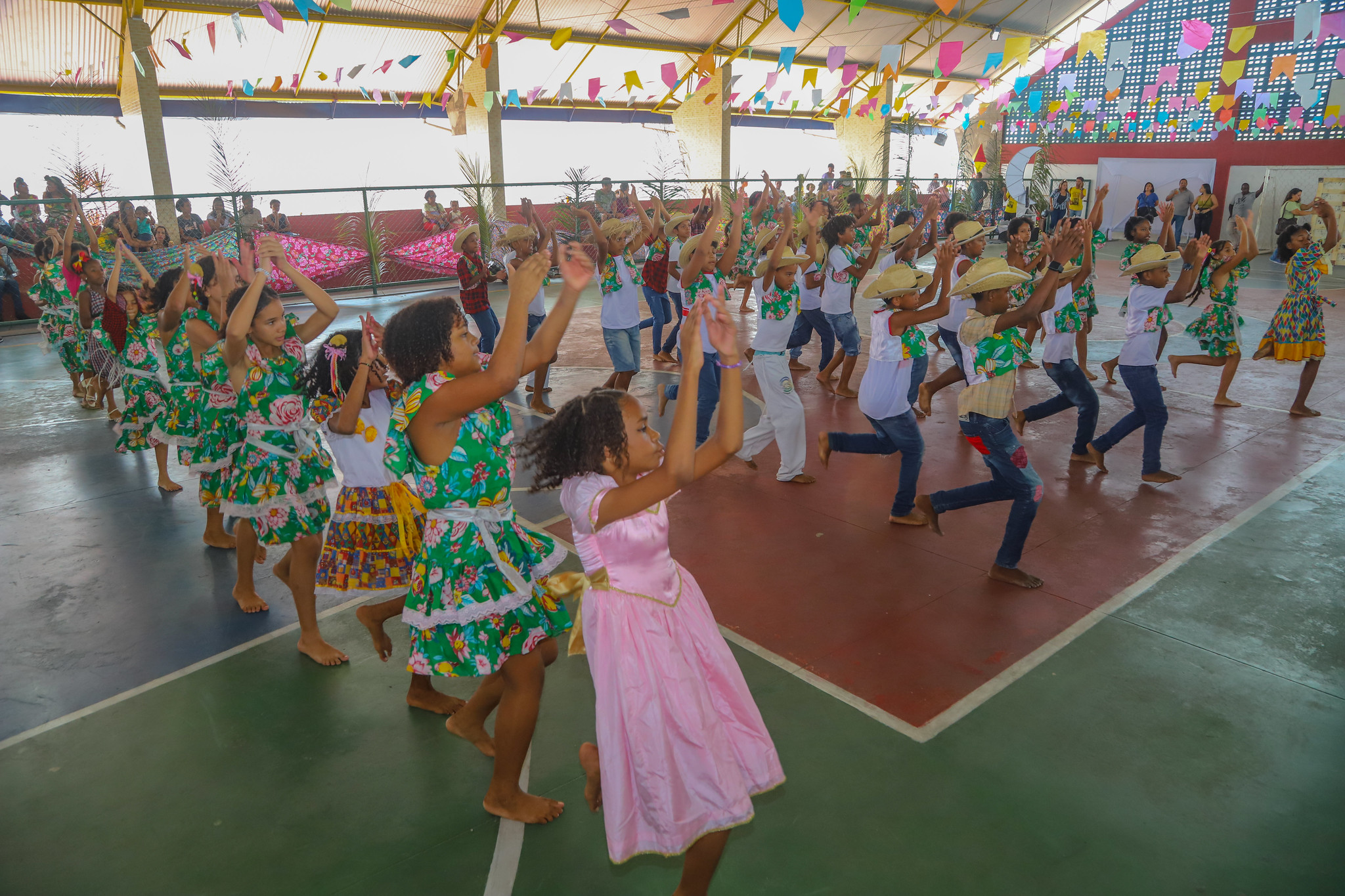 Cultura e tradio marcam o 4 Encontro junino das Escolas Municipais de Lauro de Freitas