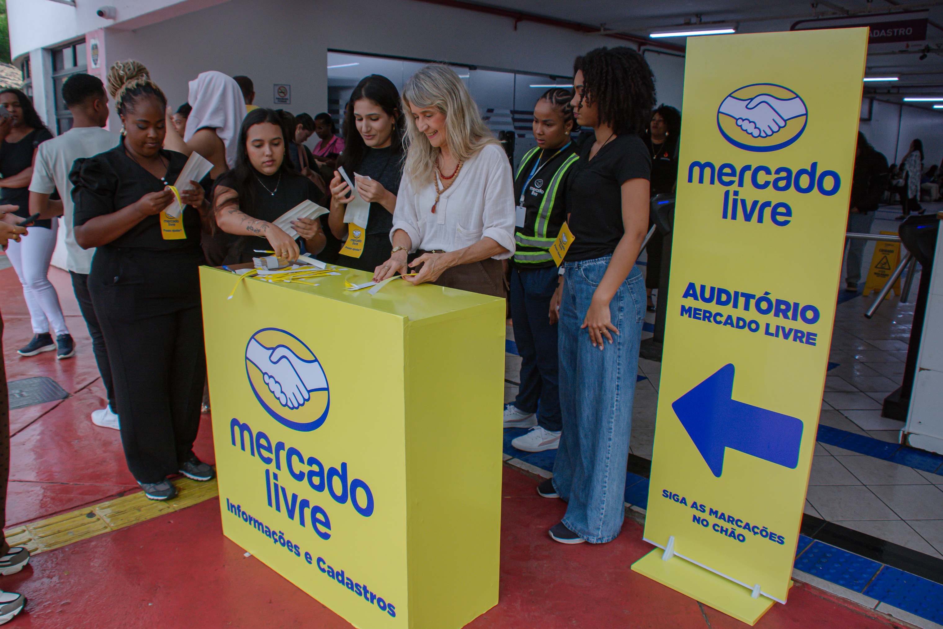 28/10/2026 - Com 250 vagas na área de logística, Prefeitura acompanha processo seletivo do Mercado Livre