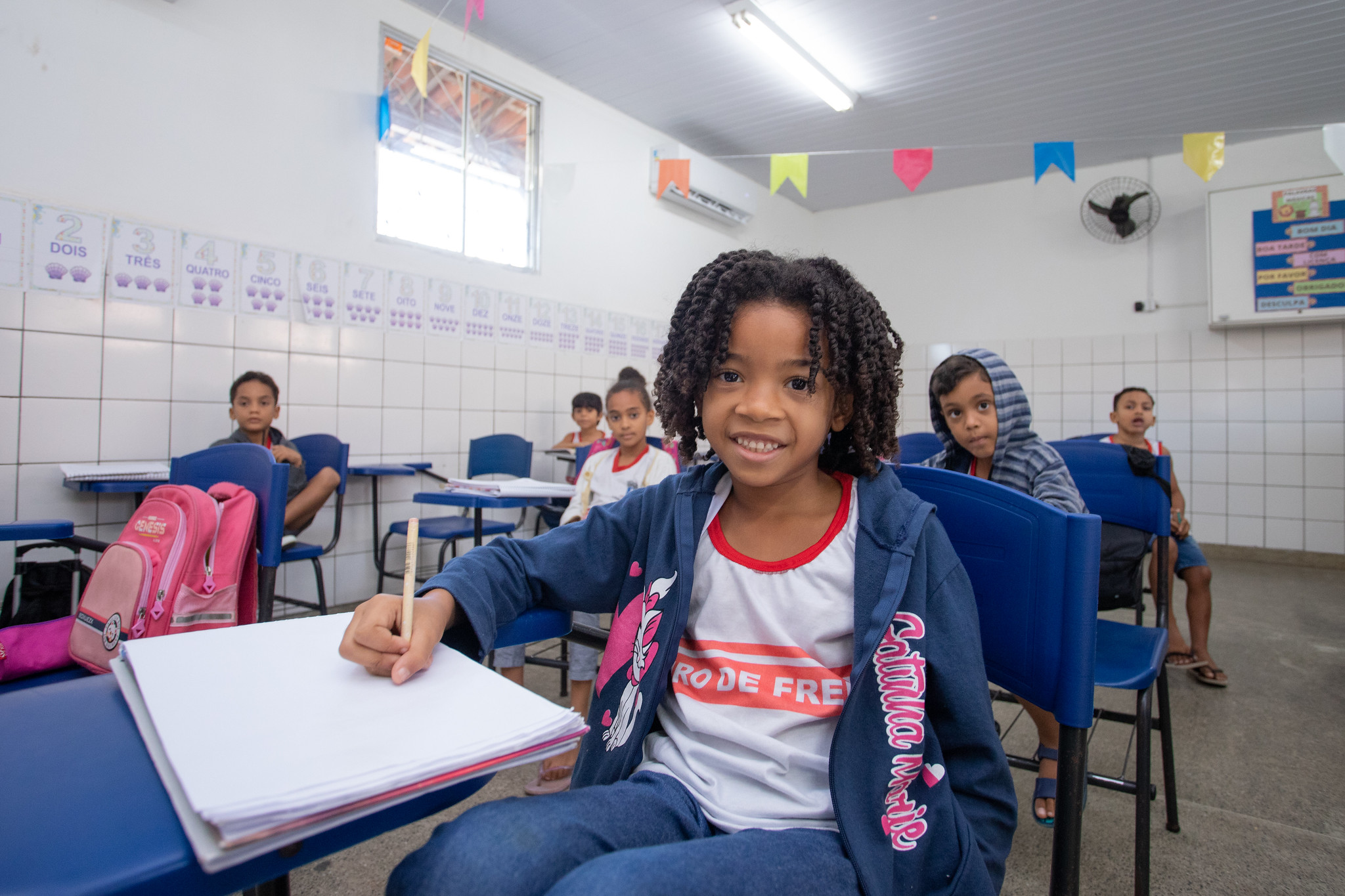 Prefeitura j climatizou 28 escolas da rede municipal de ensino em Lauro de Freitas; alunos comemoram