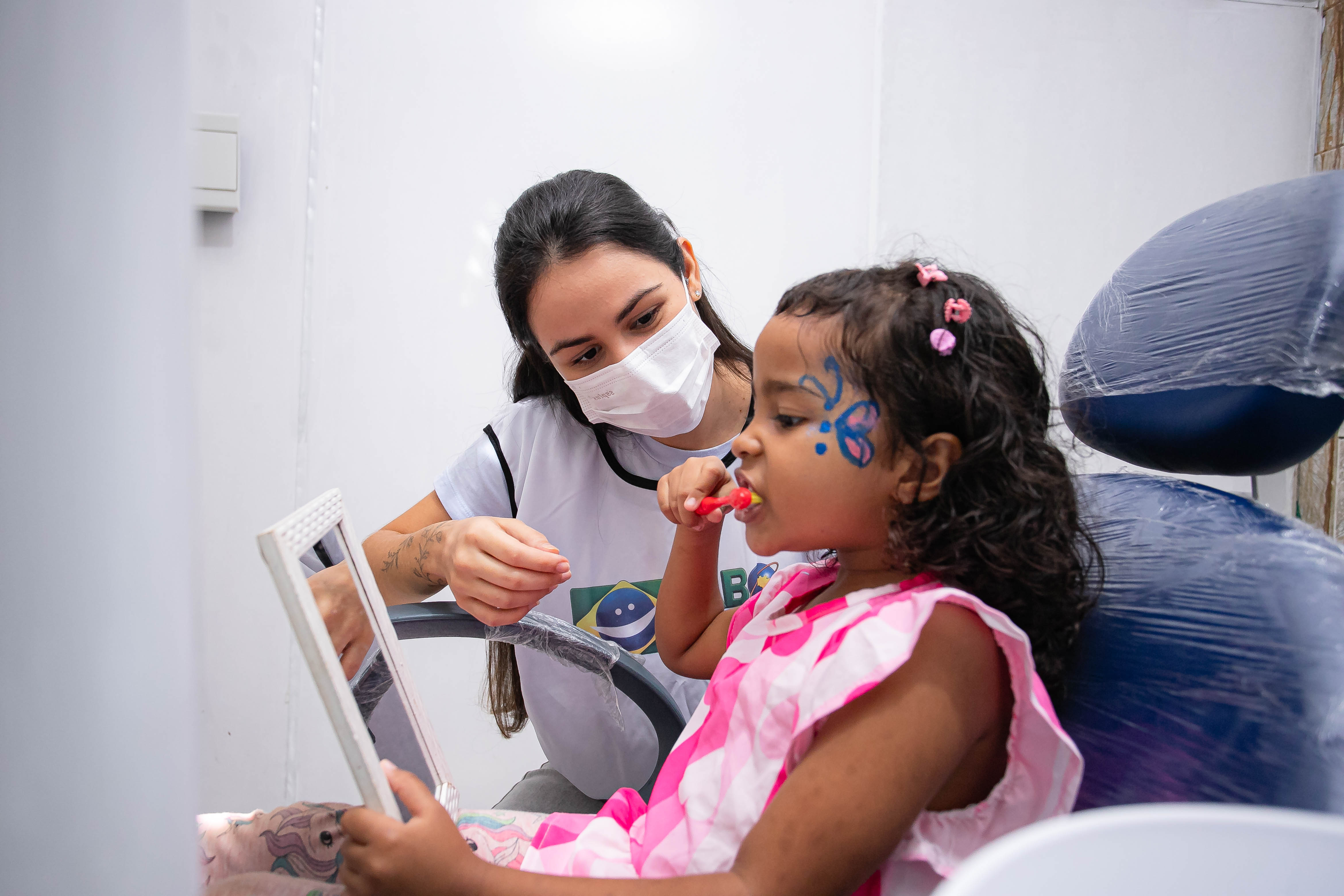 28/10/2026 - Dia Nacional da Saúde Bucal é lembrado no mutirão “Um Sorriso do Tamanho do Brasil” na USF Maria Emília, em Portão